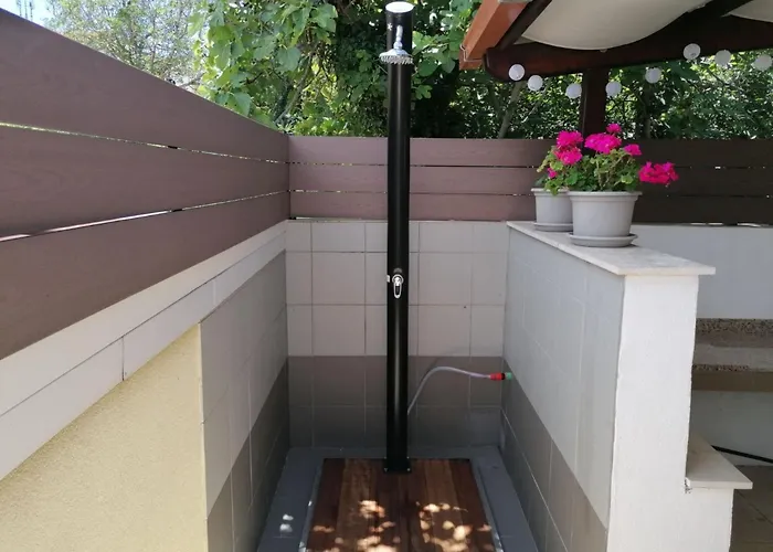 Holiday home Strandnahes Kleines Mit Terrasse By Interhome *