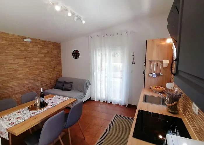 Holiday home Strandnahes Kleines Mit Terrasse By Interhome *