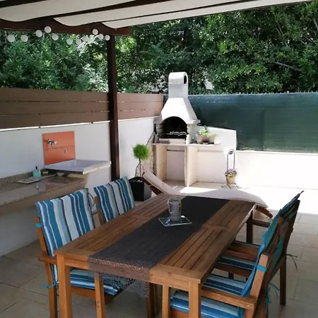 Strandnahes Kleines Mit Terrasse By Interhome Prázdninový dům