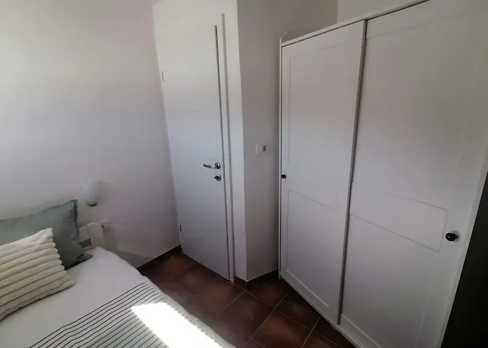 Strandnahes Kleines Mit Terrasse By Interhome Case de vacanță